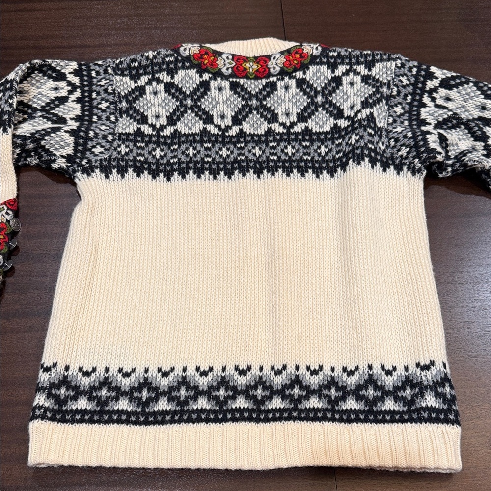 Vintage A.s. Evebofoss Cream & Black Nordic Cardigan w/ Embroidery Accents sz 38 - Picture 6 of 6